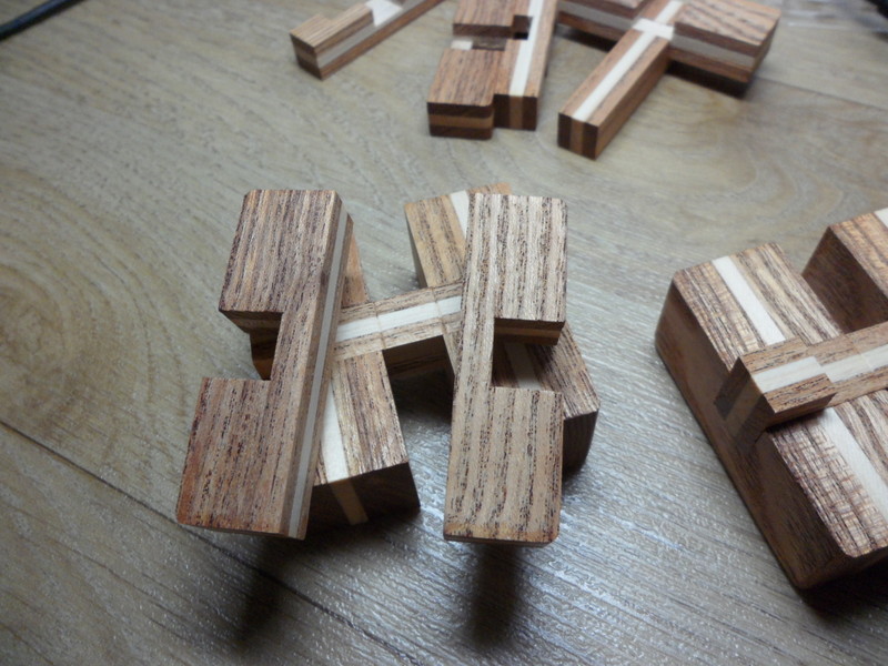 wooden-cube-puzzle-03.jpg