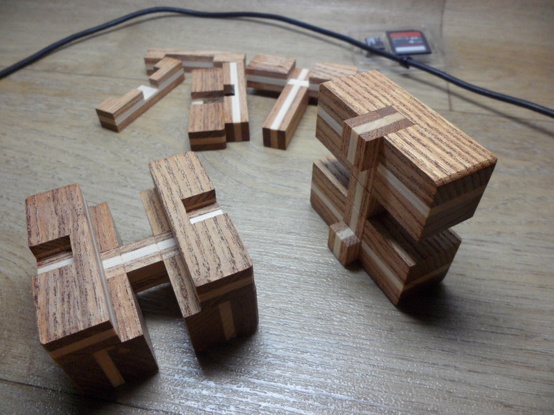 wooden-cube-puzzle-05.jpg
