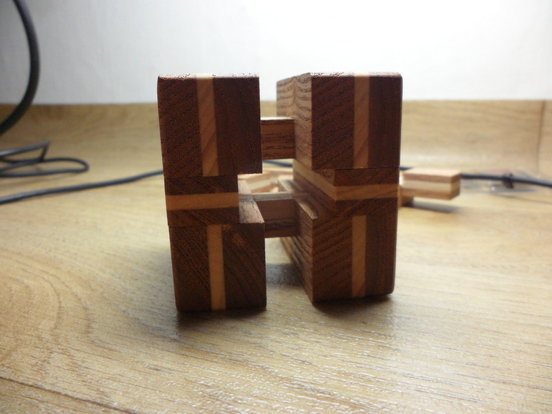 wooden-cube-puzzle-07.jpg
